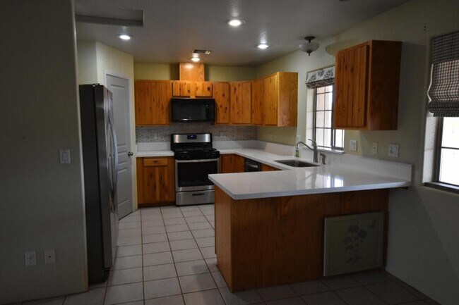 Building Photo - 7808 Chinle Dr