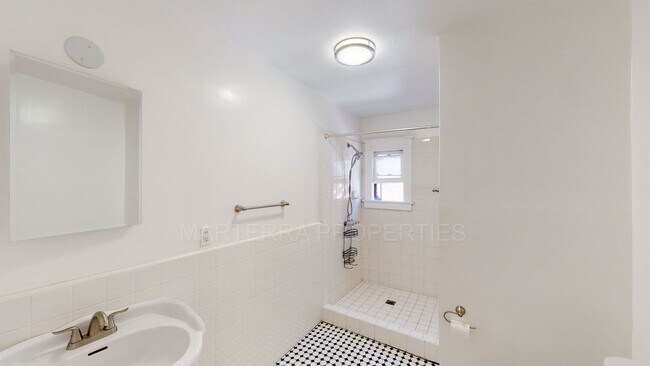 Building Photo - 431 Zona Ct