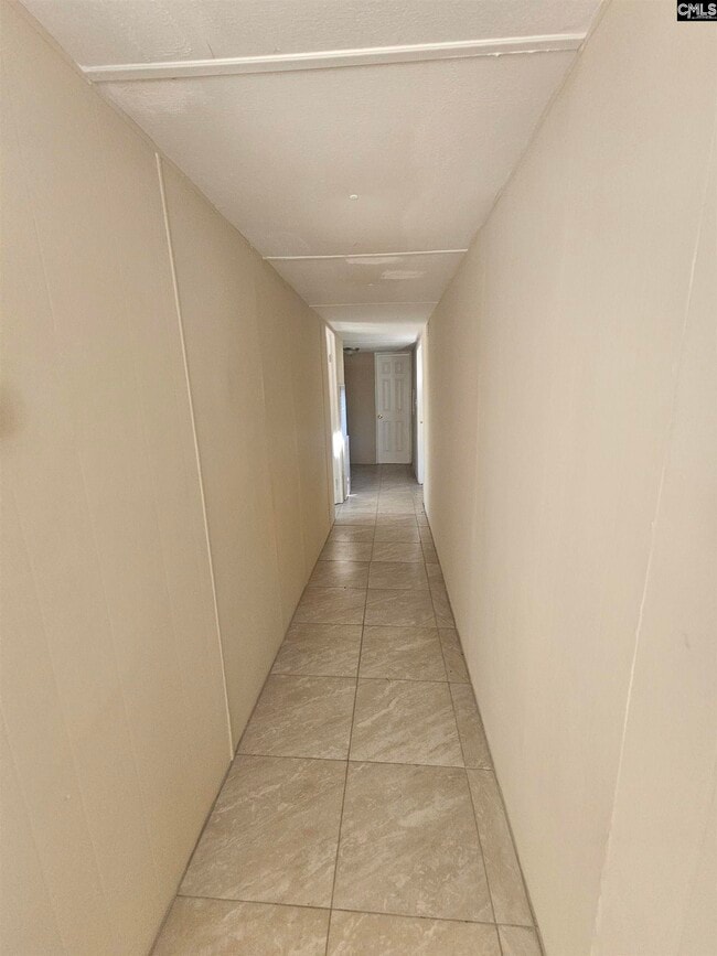 Building Photo - 119 E Woods Ct