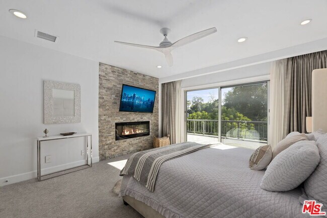 Building Photo - 641 Walther Way