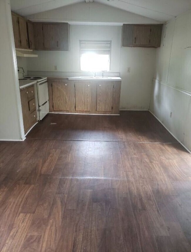 Building Photo - 539 Coconut Cir