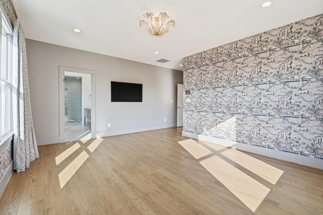 Building Photo - 1618 N Danville St