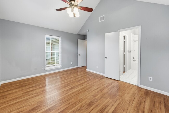 Building Photo - 3503 Riverside Dr