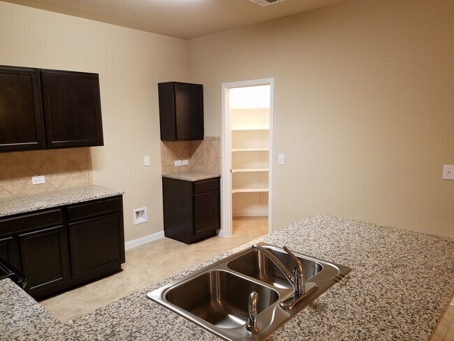 Building Photo - 5905 Montrelia Dr
