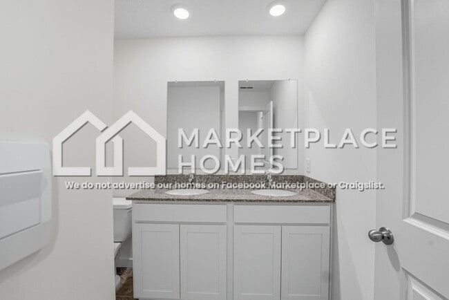 Building Photo - 4151 Hines Ln NE