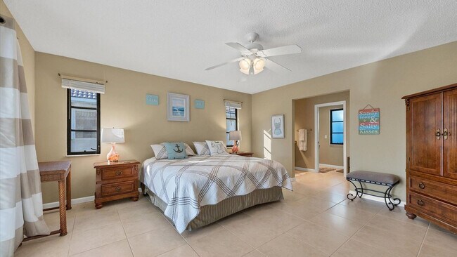 Building Photo - 830 Coronado Dr