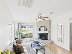 Building Photo - 7836 Bateman Ln