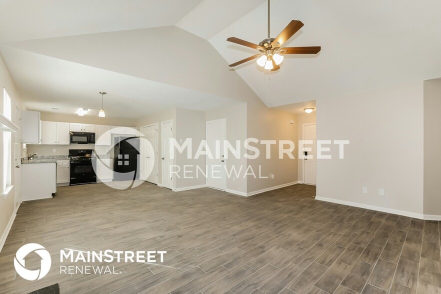 Building Photo - 2910 Russ Ln