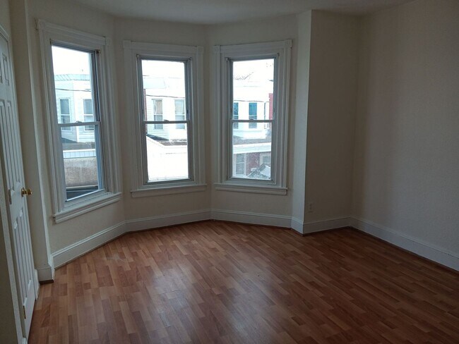 Building Photo - 1238 N Alden St