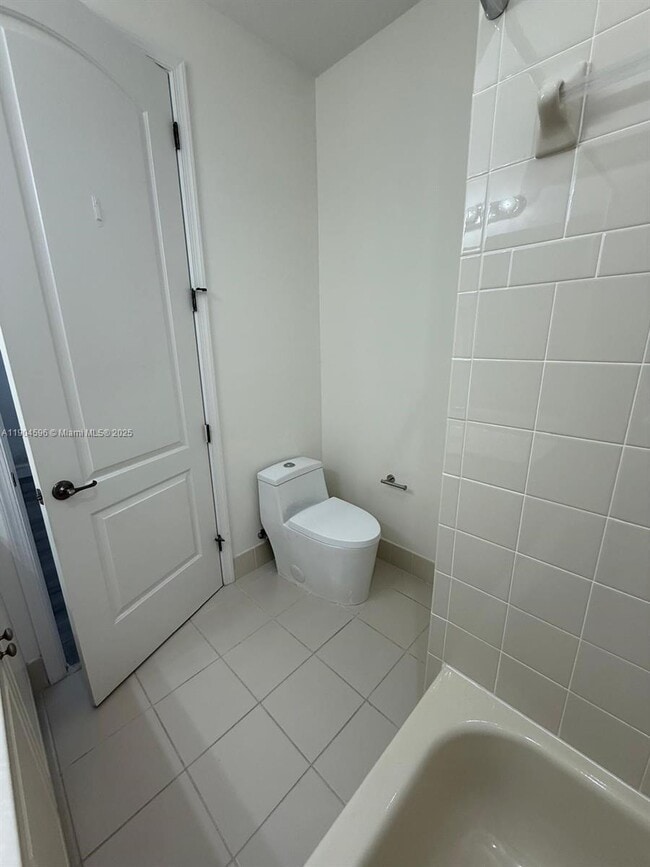 Building Photo - 705 SW 147th Ave