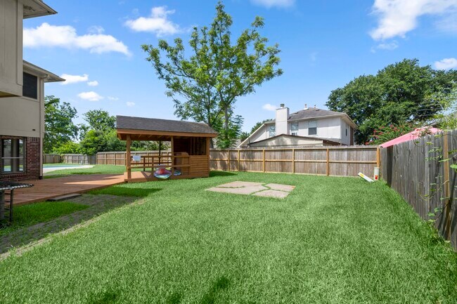 Building Photo - 16518 Elmwood Point Ln