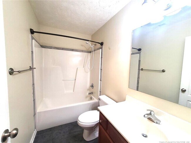 Building Photo - 123 Royal Briar Ct