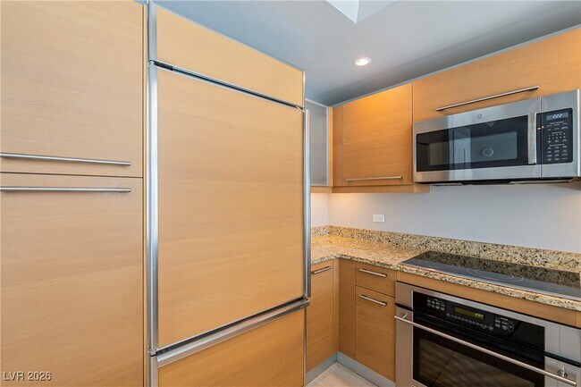 Building Photo - 222 Karen Ave