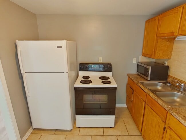 Building Photo - 2BR Renovated Home