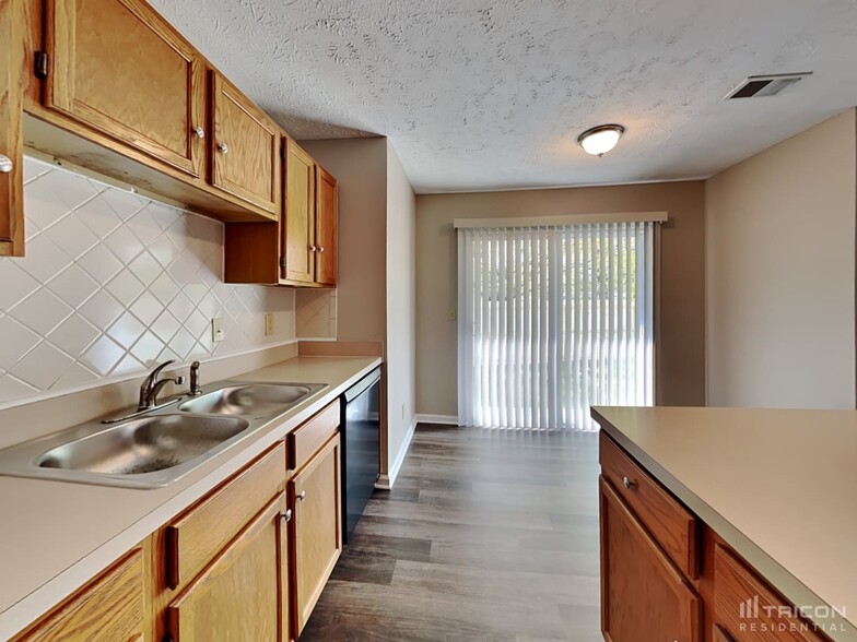 Building Photo - 1022 Pine Mountain Way