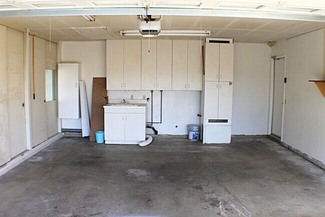 Building Photo - Beautiful Sun Lakes Country Club Home – 55+ Gated Community