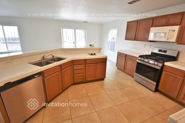 Building Photo - 382 Craftsman Dr