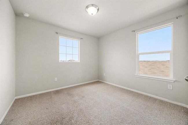 Building Photo - 13925 Heywood Dr