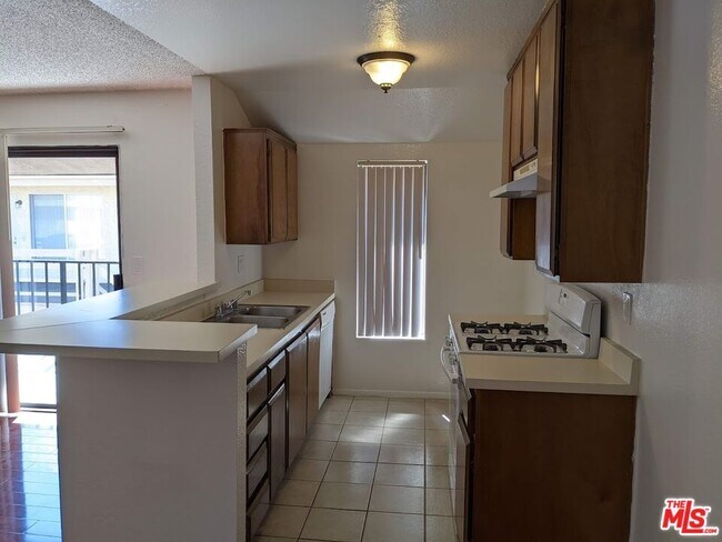 Building Photo - 16881 Hoskins Lane