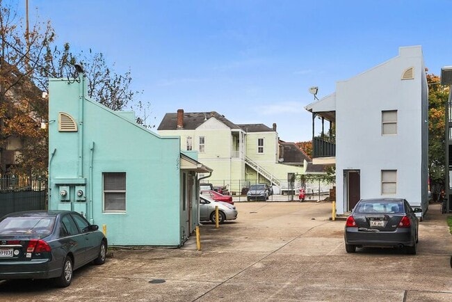 Building Photo - 1615 Gov Nicholls
