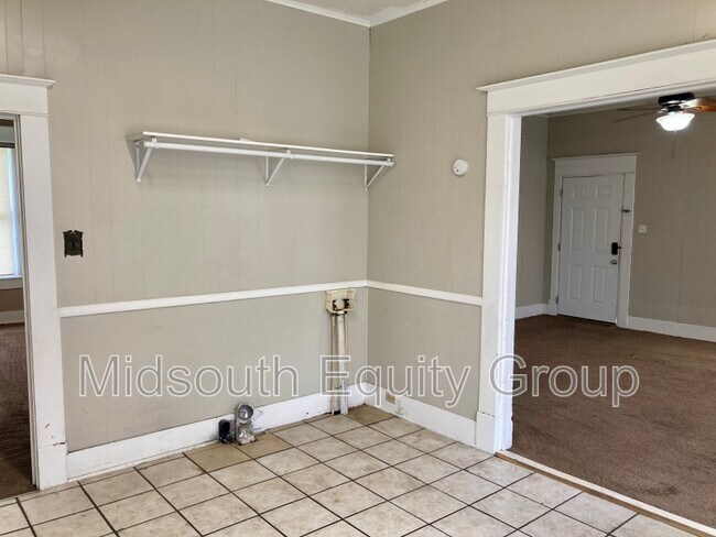 Building Photo - 538 Tucker St