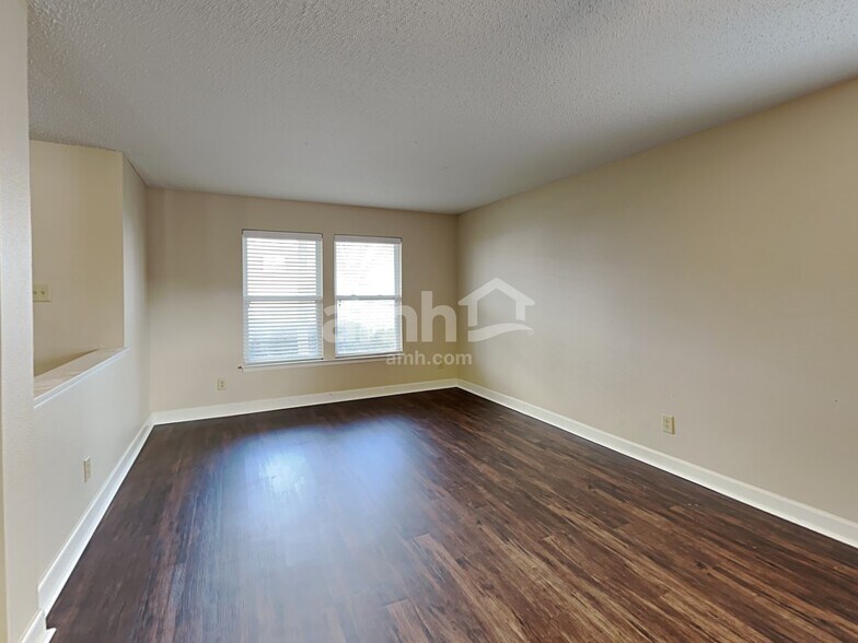 Building Photo - 6797 W Raleigh Dr