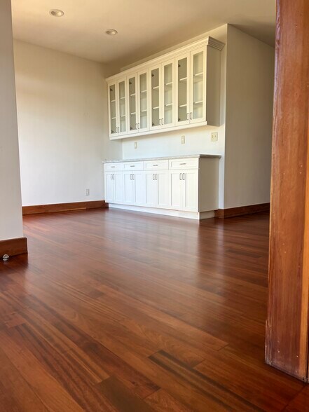 Building Photo - 5825 Saint Paul Ct