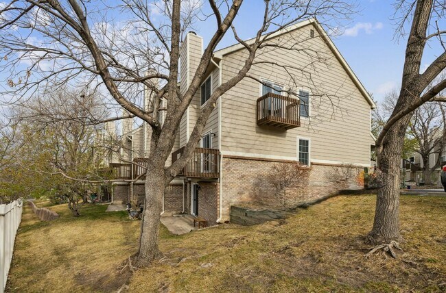 Building Photo - $0 DEPOSIT OPTIONS. SPACIOUS 2 BED, 2.5 BA...