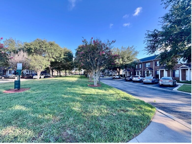 Building Photo - 1514 Fieldview Dr