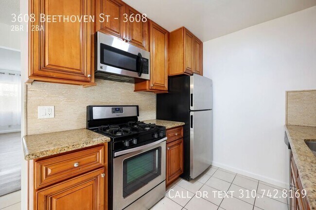 Building Photo - 3608 Beethoven St