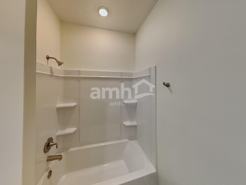 Building Photo - 1887 Crooked Crk St