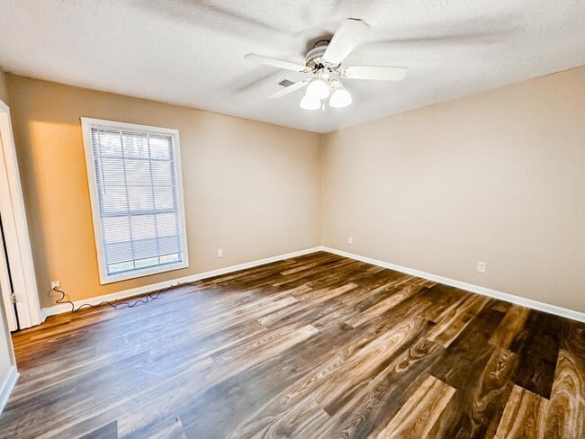 Building Photo - 99 Gardenia Dr