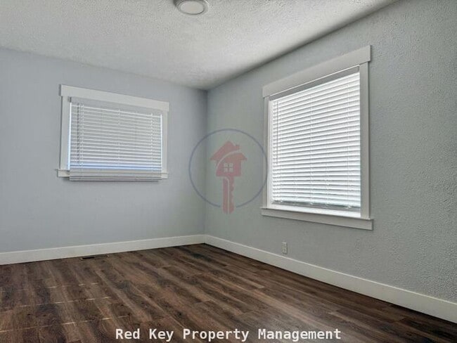 Building Photo - 3150 W Duplex