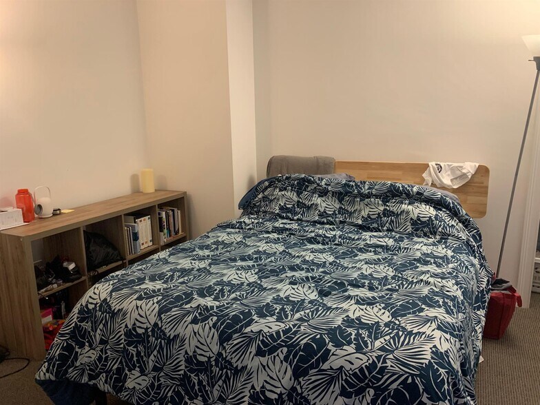 Building Photo - 157 Auburn St