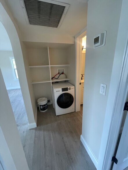 Building Photo - 811 Lotus Path