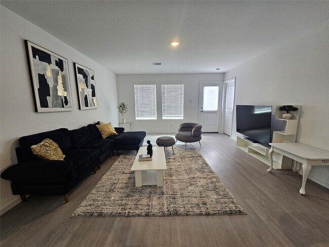 Building Photo - 28751 Texas Plns Dr