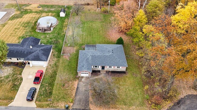Building Photo - Recently Remodeled 4-Bedroom Home with Modern Upgrades & Spacious Yard in McCordsville
