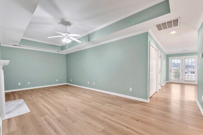 Building Photo - Spacious 3BR, 2BA Townhome with 2-Car Garage & Fireplace $1850/mo rent***