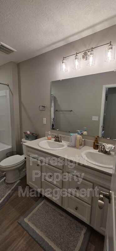 Building Photo - 653 Mill Stone Dr