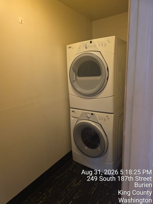 Building Photo - 249 S 187th St