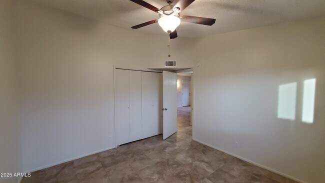 Building Photo - 6245 E Glencove Cir