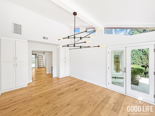 Building Photo - Stunning 3BR Home in Santa Ana with Private  Large Yard, Modern Upgrades & 2-Car Garage