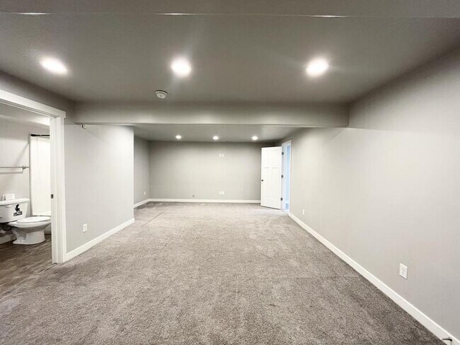 Building Photo - 621 Koins Way