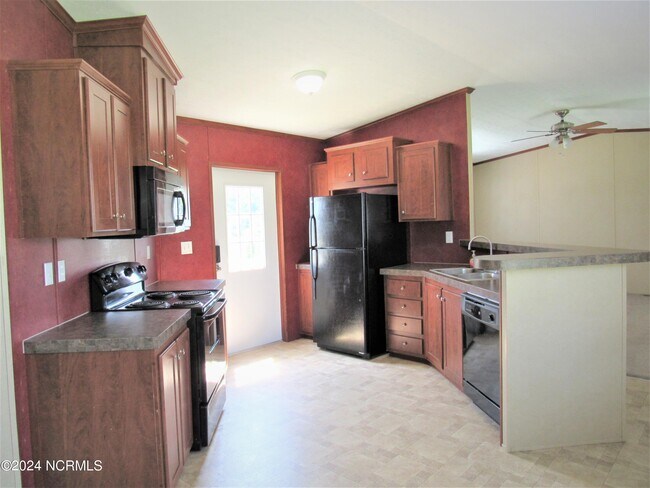 Building Photo - 900 NC-241