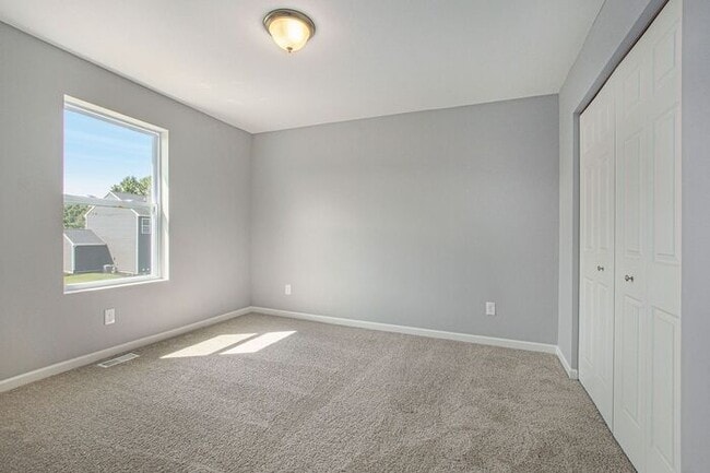 Building Photo - 54154 Angeline Dr
