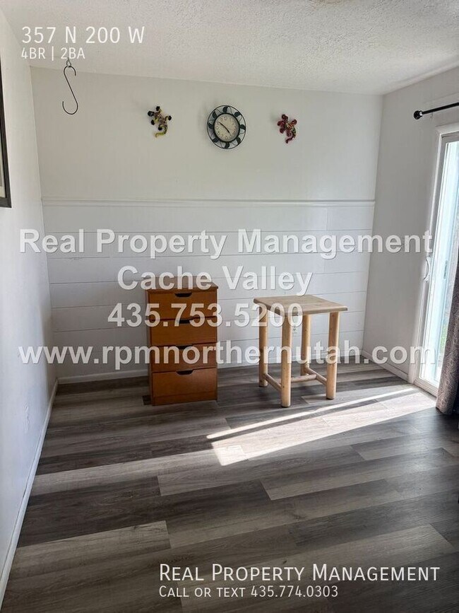 Building Photo - 357 N 200 W