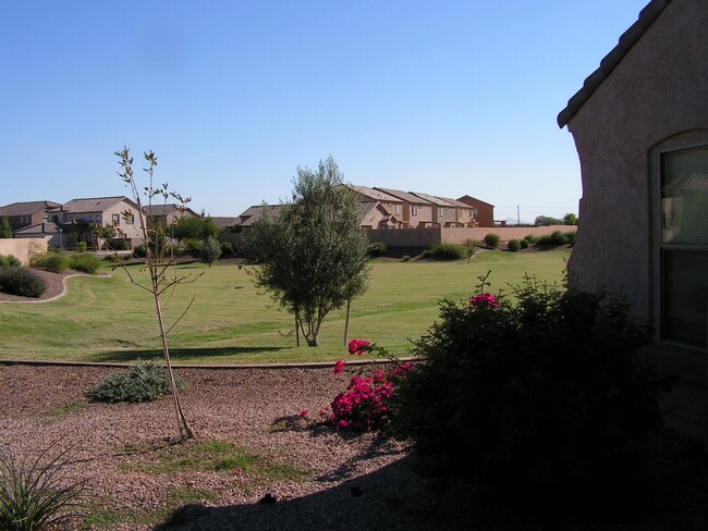 Building Photo - Maricopa 3 bed 2 bath