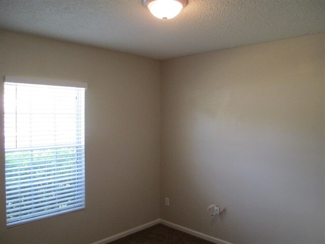 Building Photo - 8722 Star Leaf Rd N