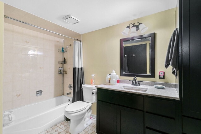 Building Photo - 11045 Theresa Cir