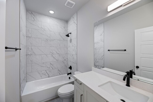 Building Photo - AVAILABLE NOW! 3 BEDROOM TRIPLEX LOCATED ON 1-ACRE LOT IN MIDLOTHIAN, TX!